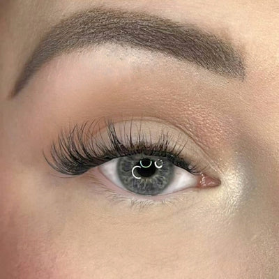 Megavolume Fastbond Press-on Cluster Lashes Closeup - Youthphoria Australia